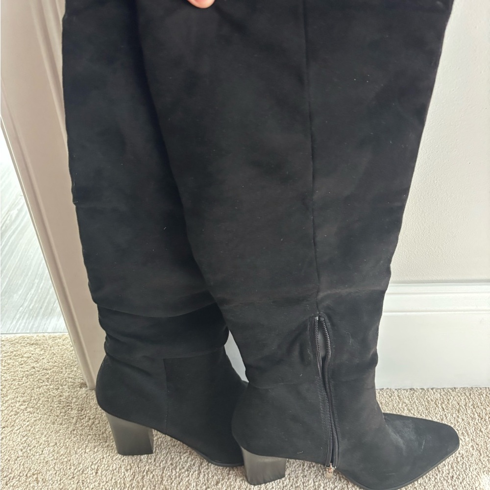 Elegant Black Knee-High Boots